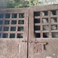 Porta in legno antica