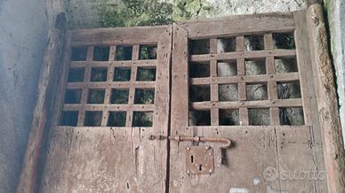 Porta in legno antica