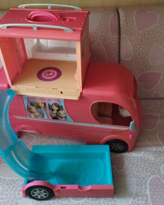 Camper Barbie con piscina ed accessori