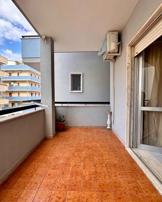 Trilocale climatizzato con ampio terrazzo