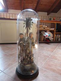 campana di vetro con statue S. Anna e Gioacchino