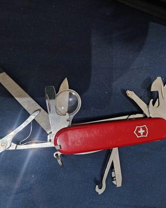 Coltellino svizzero Victorinox Swiss Champ Rosso (