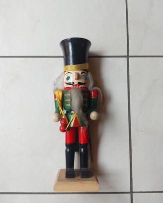 Soldatino schiaccianoci in legno