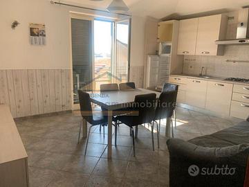 Mansarda arredata Via Arco Sant' Antonio