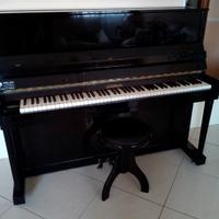 pianoforte a parete