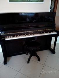 pianoforte a parete