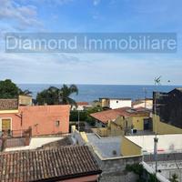 Casa singola con terrazza ad Acireale centro