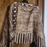Poncho in codine di visone col miele