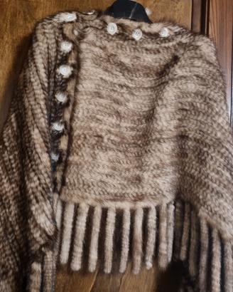 Poncho in codine di visone col miele