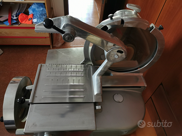 Affettatrice Omas professionale
