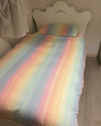 Letto singolo in legno