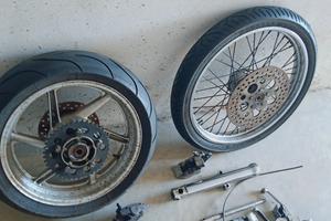 Accessori, cerchi, freni e comandi Harley FXR
