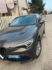 Alfa Romeo Stelvio executive 200cv Q4 turbo Benzin
