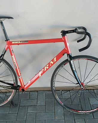 Bici da corsa FRM senza gruppo e pedali