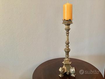 Antico candeliere in ottone