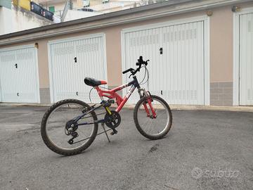  Mountain bike da bambino/a rossa e ner