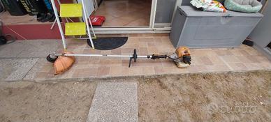 decespugliatore a motore