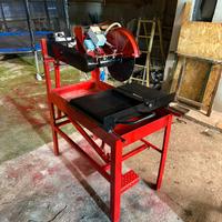 Taglia piastrelle a acqua