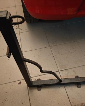 staffa in ferro per canestro da basket 