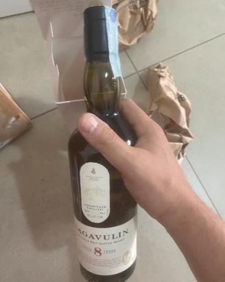Lagavulin 8 anni whisky
