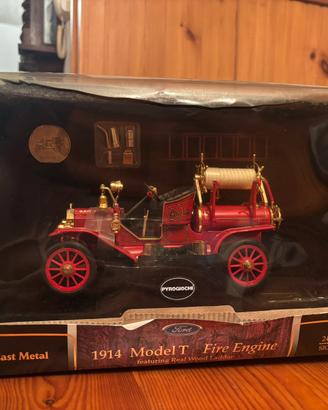 Modellino Ford model T Fire Engine 1914 - 1:18