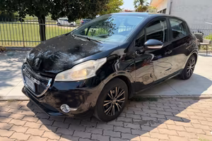 Peugeot 208 1.4 HDi 68 CV 5 porte Allure
