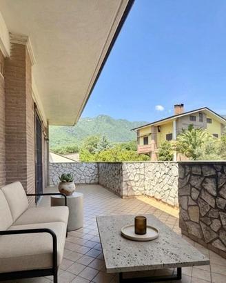 Villa bifamiliare ristrutturata