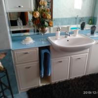 Mobile bagno con lavandino