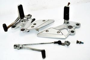 Yamaha FZ6 Fazer S1 S2 04 11 pedane pilota