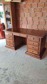 Scrivania in legno