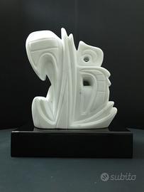 Scultura in marmo bianco di Carrara di Sand. B.