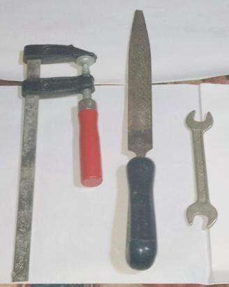 15 utensili usati di vari modelli e misure