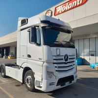 B240-Trattore stradale Mercedes Actros 18.45