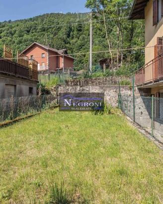 Palazzo / Stabile di 343 m² con più di 5 locali a 