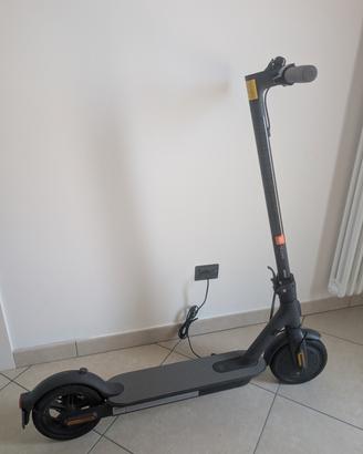 Monopattino Mi Electric Scooter 1S