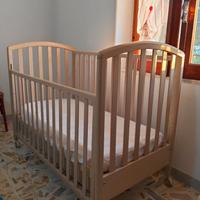 Lettino per bambini con materasso