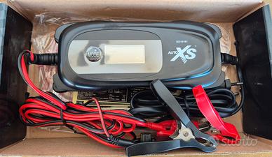 Caricabatterie per auto con display 