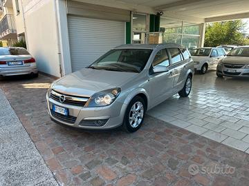 Opel Astra 1.6 16V Twinport Station Wagon Cosmo