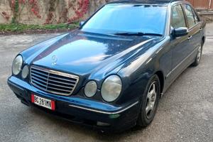 Mercedes Classe E (W/S210)