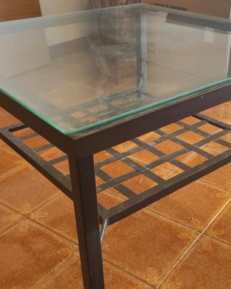 Tavolino in ferro nero con piano in vetro