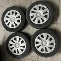 Gomme e cerchi Toyota Yaris 15’’