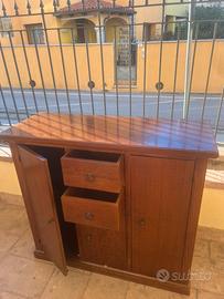 Mobile in legno massello