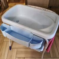 Vaschetta da bagno e fasciatoio