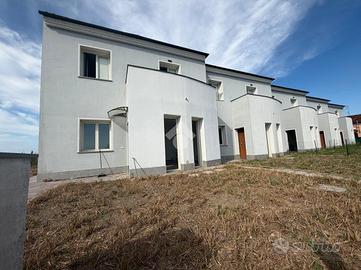 VILLA A SCHIERA CENTRALE A GUARDA VENETA