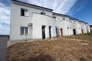 VILLA A SCHIERA CENTRALE A GUARDA VENETA
