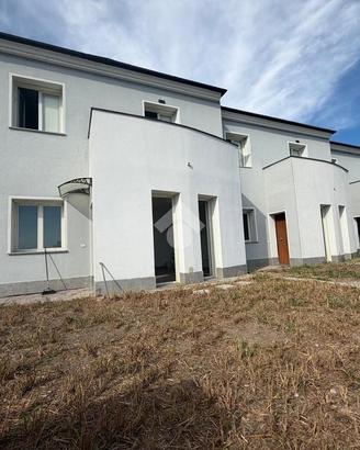 VILLA A SCHIERA CENTRALE A GUARDA VENETA