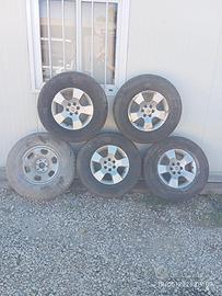 cerchi e gomme per Nissan 6 bulloni buono sta t