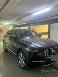 Jaguar F Pace