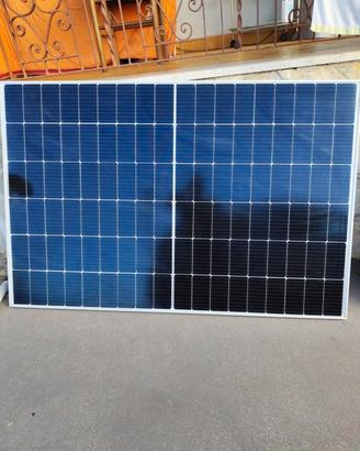 pannelli fotovoltaici e regolatore di carica 