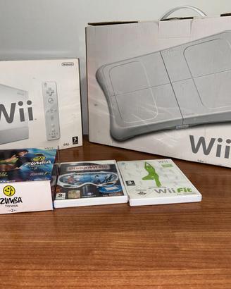 Nintendo Wii + WiiFit BalanceBoard + giochi
